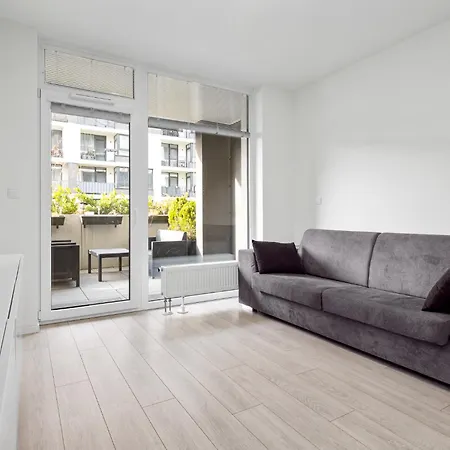 Ahoj Park, Terrace Vibes Studio, Private Parking Apartment